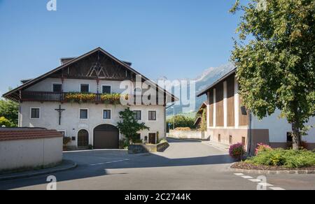 Une vieille ferme dans l'ancienne ville de Hall in Tirol, Autriche Banque D'Images