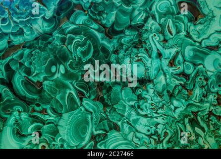 Texture de pierre précieuse minérale vert malachite, fond malachite, fond vert. Plaque naturelle polie de malachit vert Banque D'Images