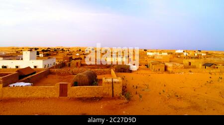 Vue panoramique aérienne sur la vieille ville de Chinguetti, Mauritanie Banque D'Images