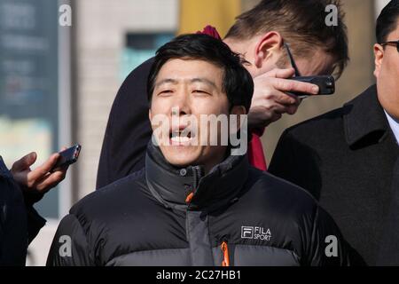 Séoul, CORÉE DU SUD. 20 janvier 2015. 17 juin 2020-Séoul, Corée du Sud-dans cette photo est le fichier photos. North Korean Defector Park sang Hak tenir une conférence de presse sur les questions de ballons de dépliant anti-NK au War Memorial Museum à Séoul, Corée du Sud. La Corée du Nord a déclaré mercredi qu'elle avait rejeté l'offre de la Corée du Sud d'envoyer des envoyés spéciaux et qu'elle redéploiera ses troupes dans deux zones commerciales intercoréennes près de la frontière, ce qui a atchéré sans relâche les tensions un jour après que le régime ait créé un bureau de liaison conjoint. La divulgation par le Nord de son rejet de la proposition de l'envoyé spécial montre que le régime n'a aucune intention Banque D'Images