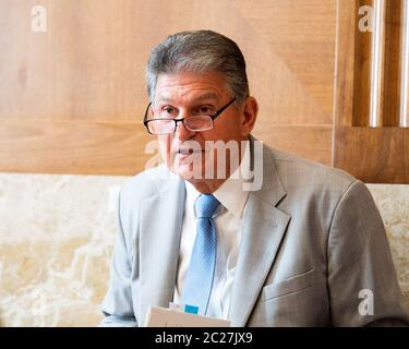 Washington, États-Unis. 16 juin 2020. États-Unis le sénateur Joe Manchin de Virginie-Occidentale à l'audience du Comité des crédits du Sénat. Crédit : SOPA Images Limited/Alamy Live News Banque D'Images