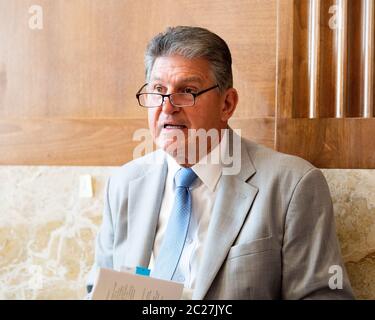 Washington, États-Unis. 16 juin 2020. États-Unis le sénateur Joe Manchin de Virginie-Occidentale à l'audience du Comité des crédits du Sénat. Crédit : SOPA Images Limited/Alamy Live News Banque D'Images
