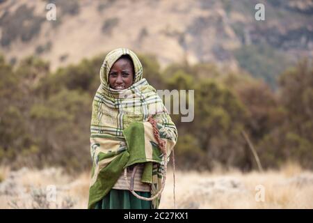 Fille de bergers éthiopienne, montagnes Simien, Éthiopie Banque D'Images