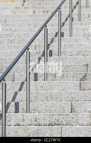 Détails de l'escalier extérieur de la ville avec de l'acier forgé Banque D'Images