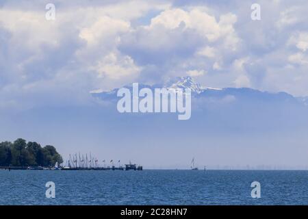 Vue sur le parc aquatique et le port de plaisance de Nonnenhorn, le lac de Constance Banque D'Images