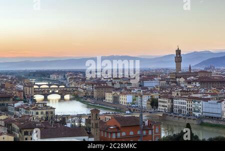 Vue sur Florence avec Ponte Vecchio, Italie Banque D'Images