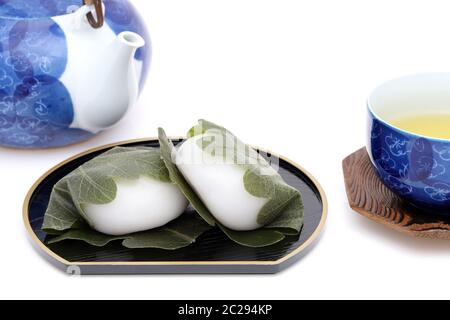 Kashiwa mochi japonais traditionnel, doux pour la saison du printemps Banque D'Images