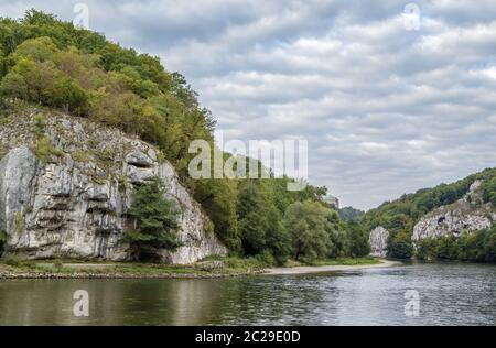 Les rives rocheuses du Danube Banque D'Images