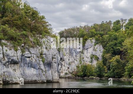 Les rives rocheuses du Danube Banque D'Images