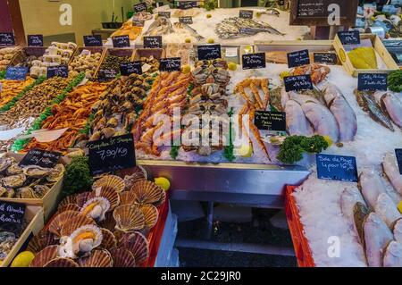 Comptoir avec fruits de mer, Trouville-sur-mer, France Banque D'Images