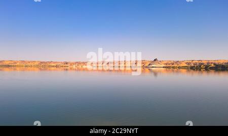 Vue panoramique sur le lac Teli, groupe de lacs d'Ounianga Serir à Ennedi, Tchad Banque D'Images