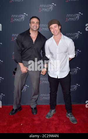 Marty York et Victor DiMattia à la première de la série télé-réalité 'Paparazzi X-posat' sur le 3836 Laurel Canyon Boulevard. Studio City, 15 juin 2020 | utilisation dans le monde entier Banque D'Images