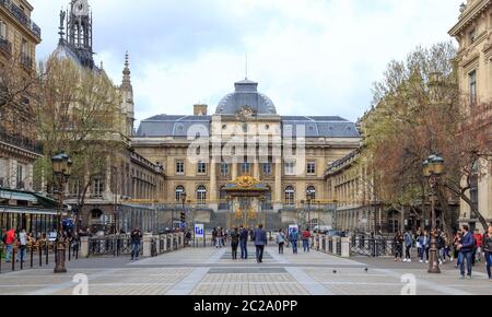 Paris, France - 1er avril 2017 : Palais de Justice le Palais de Justice est situé dans le centre de Paris. Ancienne prison, où Marie A Banque D'Images