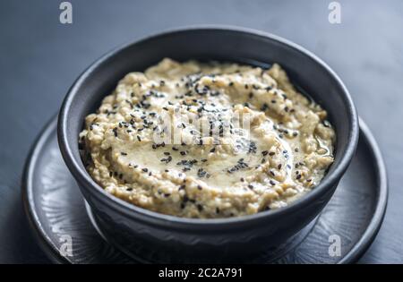 Bol de baba ghanoush Banque D'Images