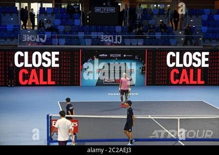 Tableau de bord numérique du court de tennis intérieur, Allianz Arena ; lors des finales ATP de la prochaine génération, à Milan. Banque D'Images