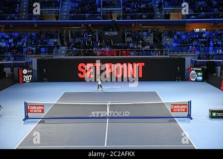 Tableau de bord numérique du court de tennis intérieur, Allianz Arena ; lors des finales ATP de la prochaine génération, à Milan. Banque D'Images