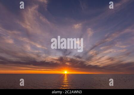 Soleil du soir, mer des Wadden, vue de l'île de Neuwerk, patrimoine mondial de l'UNESCO, Etat fédéral de Hambourg, Allemagne du Nord, Europe Banque D'Images