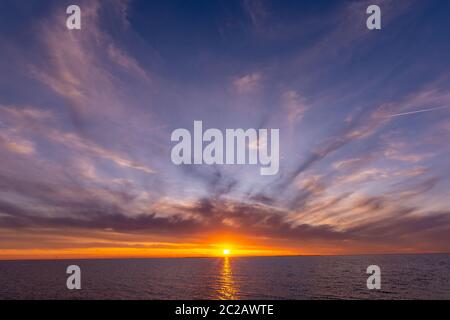 Soleil du soir, mer des Wadden, vue de l'île de Neuwerk, patrimoine mondial de l'UNESCO, Etat fédéral de Hambourg, Allemagne du Nord, Europe Banque D'Images