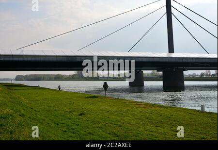 Pont sur le rhin Banque D'Images