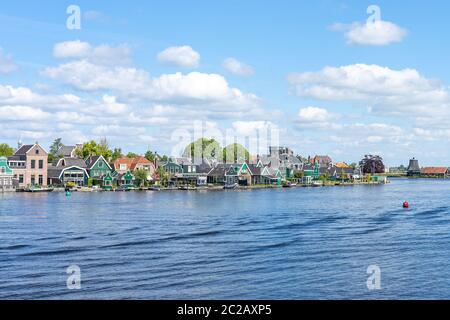 Ville de Zaandijk à Zaanstad, province de la Hollande-Nord, pays-Bas Banque D'Images