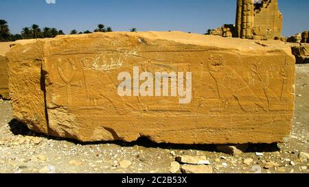 Hiéroglyphe sur les ruines du temple d'Amun, Soleb, Soudan Banque D'Images