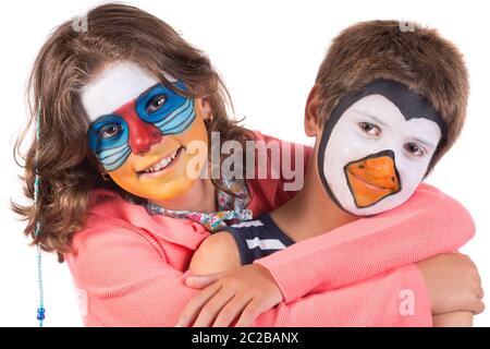 Couple avec enfants visage animal-paint en blanc isolé Banque D'Images