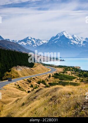 Vue panoramique sur le Mont Cook depuis Peter's Lookout sur la rive du lac Pukaki, Nouvelle-Zélande. Banque D'Images