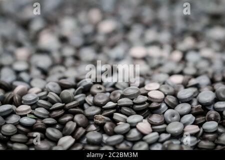 Des granules dans diverses formes et contenants Banque D'Images