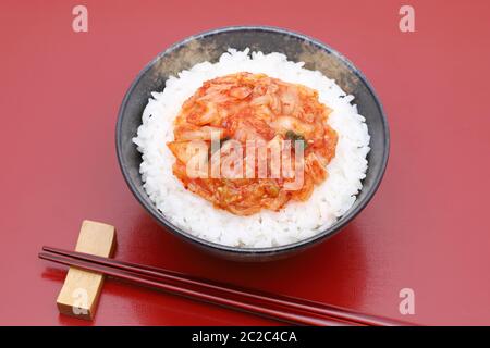 La nourriture coréenne, riz blanc cuit avec du kimchi Banque D'Images