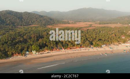 Magnifique plage de Palolem vue aérienne paysage. Goa état en Inde. Banque D'Images