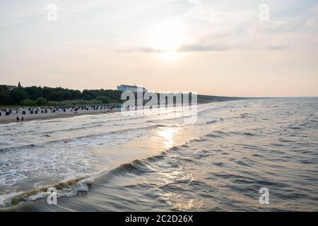 La magnifique plage de la station balnéaire de Zinnowitz, sur l'île de Usedom. Banque D'Images