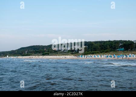 La magnifique plage de la station balnéaire de Zinnowitz, sur l'île de Usedom. Banque D'Images