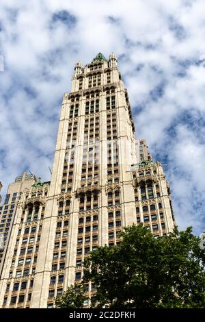 New York / USA - 20 juin 2018 : le Woolworth Building dans le quartier financier de Manhattan à New York City Banque D'Images