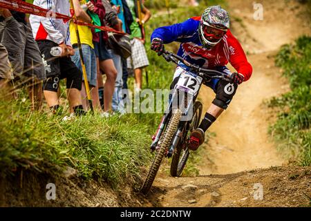 2 SEPTEMBRE 2011 - CHAMPERY, SUISSE. Steve Peat (GBR) aux Championnats du monde de descente de VTT UCI Banque D'Images