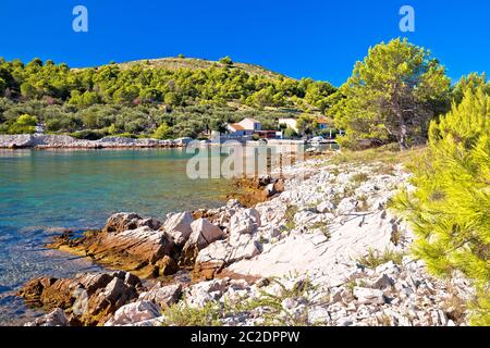 L'île de Katina mer étroit passage dans le parc national des îles Kornati, archipel de Kvarner, Croatie Banque D'Images