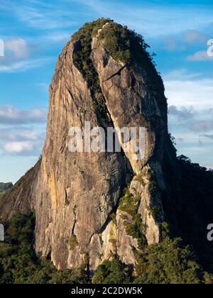 Pedra do Bau - pic de montagne de roche à Sao Bento do Sapucai - Brésil Banque D'Images