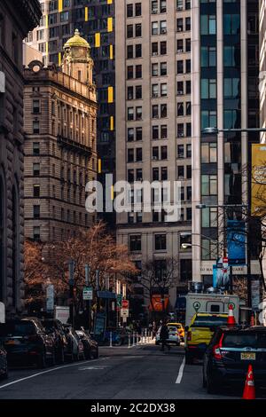 Vue générale sur la rue Wall Street dans le quartier financier de Lower Manhattan New York Banque D'Images