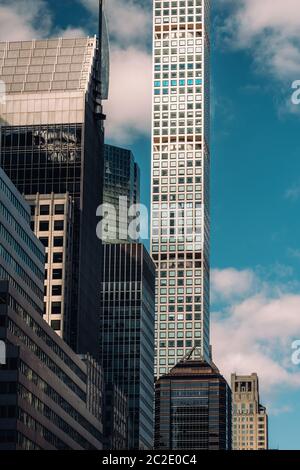 Vue rapprochée des 432 appartements Park Avenue et des gratte-ciels modernes de Midtown Manhattan New York Banque D'Images