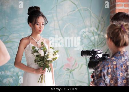 Photo de mariée par des photographes professionnels dans un mariage Banque D'Images