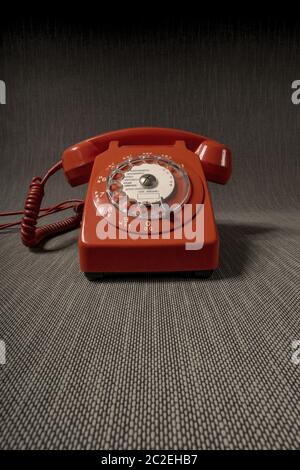 Téléphone vintage des années 60 de Moody, atmosphère sinistre. Banque D'Images