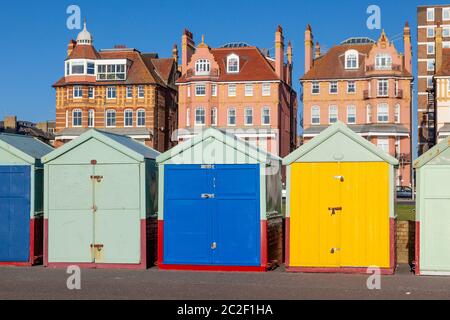 Cabines de plage colorées de Brighton Banque D'Images