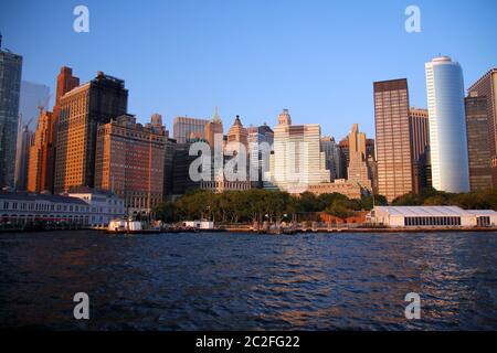 Coucher de soleil sur Battery Park à New York Banque D'Images