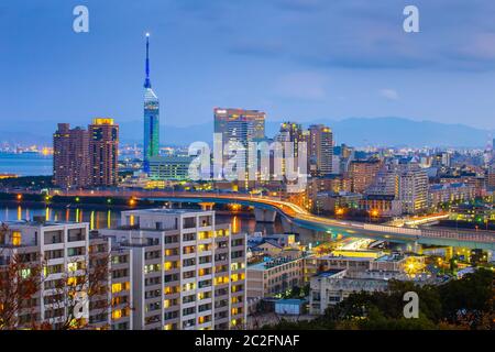 Vue d'ensemble de Fukuoka la nuit dans la préfecture de Fukuoka, au Japon Banque D'Images