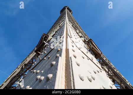 Détail du bas de la Tour Eiffel, Paris Banque D'Images