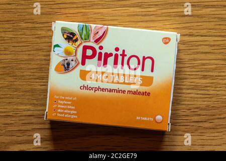 Boîte de 30 comprimés de fièvre de foin/allergie Piriton 4mg. IL S'AGIT D'UNE IMAGE, PAS DU PRODUIT. Banque D'Images