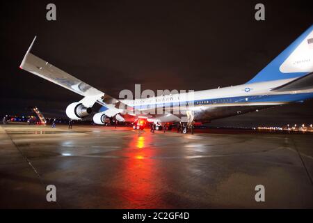 Austin, Texas États-Unis, 11 mars 2016: Air Force One se prépare pour le décollage après les États-Unis Le président Barack Obama a passé la journée à Austin à s'exprimer lors de divers événements. © Bob Daemmrich Banque D'Images