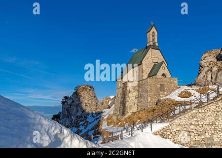 Petite chapelle au sommet de la montagne Wendelstein Banque D'Images