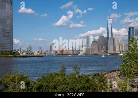 Liberty State Park est un parc situé dans l'État américain du New Jersey, en face de Liberty Island et d'Ellis Island Banque D'Images