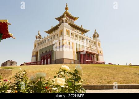 Temple bouddhiste Abode d'or de Bouddha Shakyamuni à Elista, République de Kalmykia, Russie. Banque D'Images
