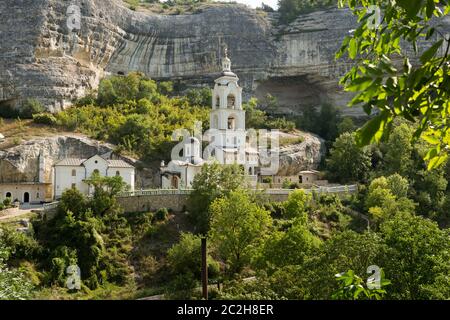 Bakhchisarai, Crimée. Monastère de la Sainte Assomption dans la grotte Banque D'Images